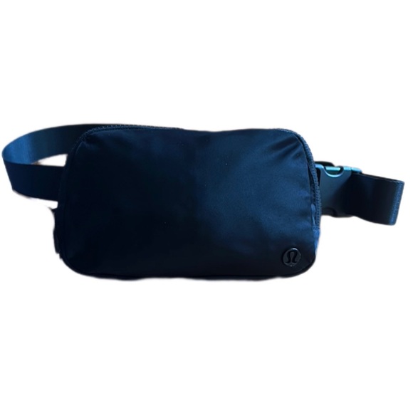 lululemon athletica Bags Lululemon Original Everywhere Liter Hip